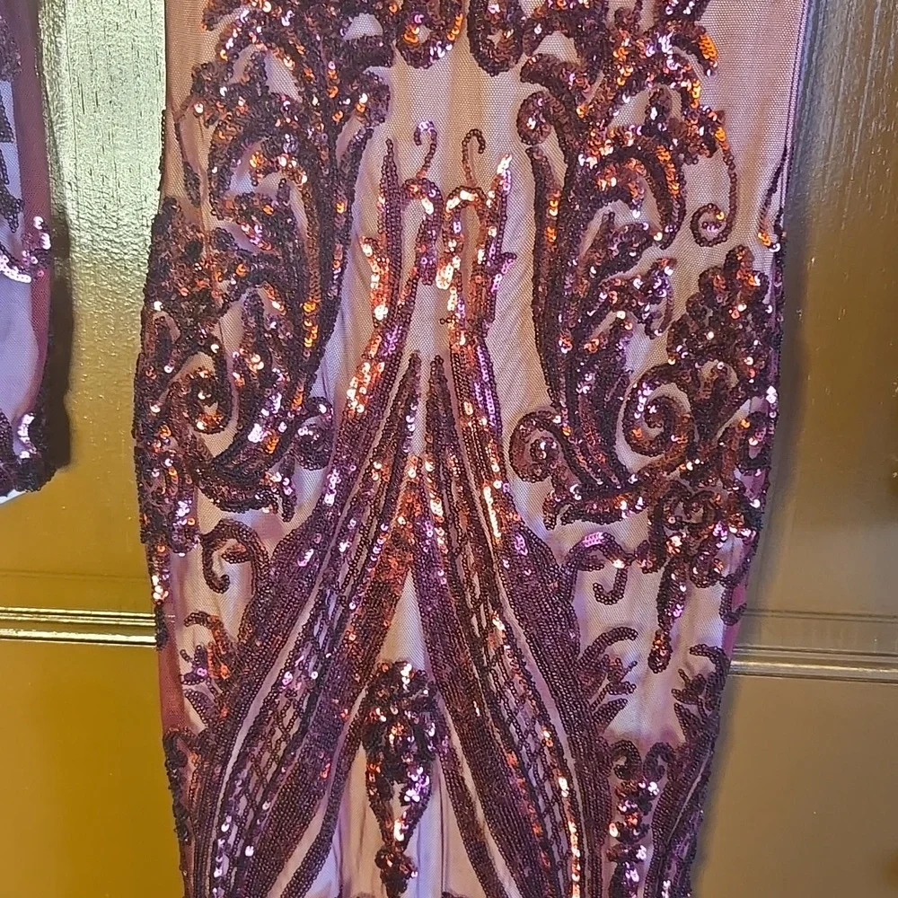 Fashion Nova-Burgundy cutout sequin gown with cream lining Sz XS NWT. - Picture 7 of 15